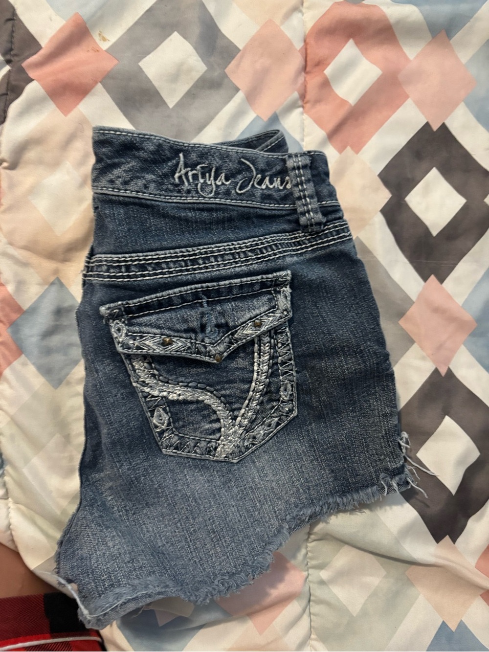 2000s Women's Dark Blue Embroidered Denim Shorts